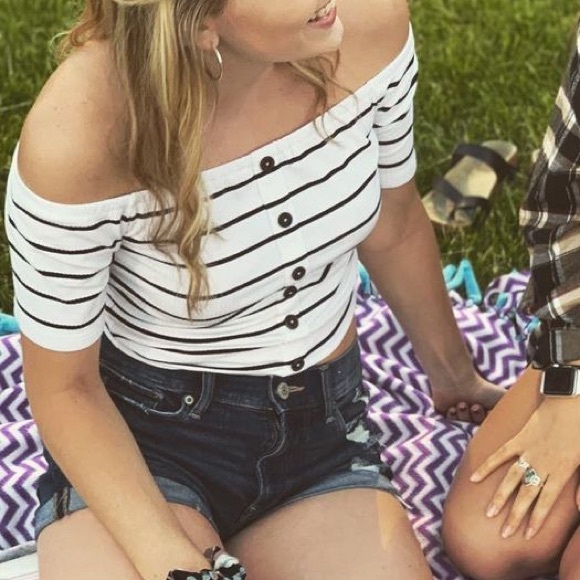 Express x Olivia Culpo crop top - Picture 2 of 7